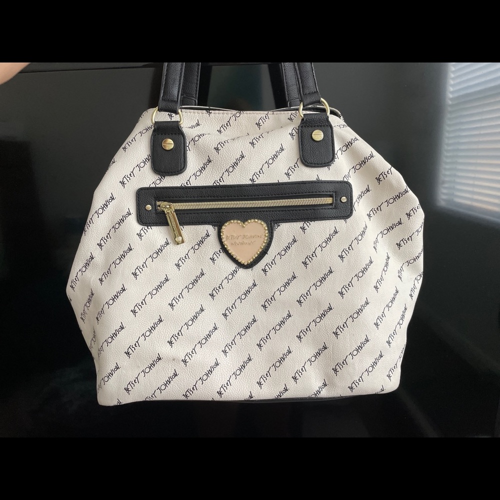 RARE Betsey Johnson white bag! Designer writing & rose embellished satin lining.